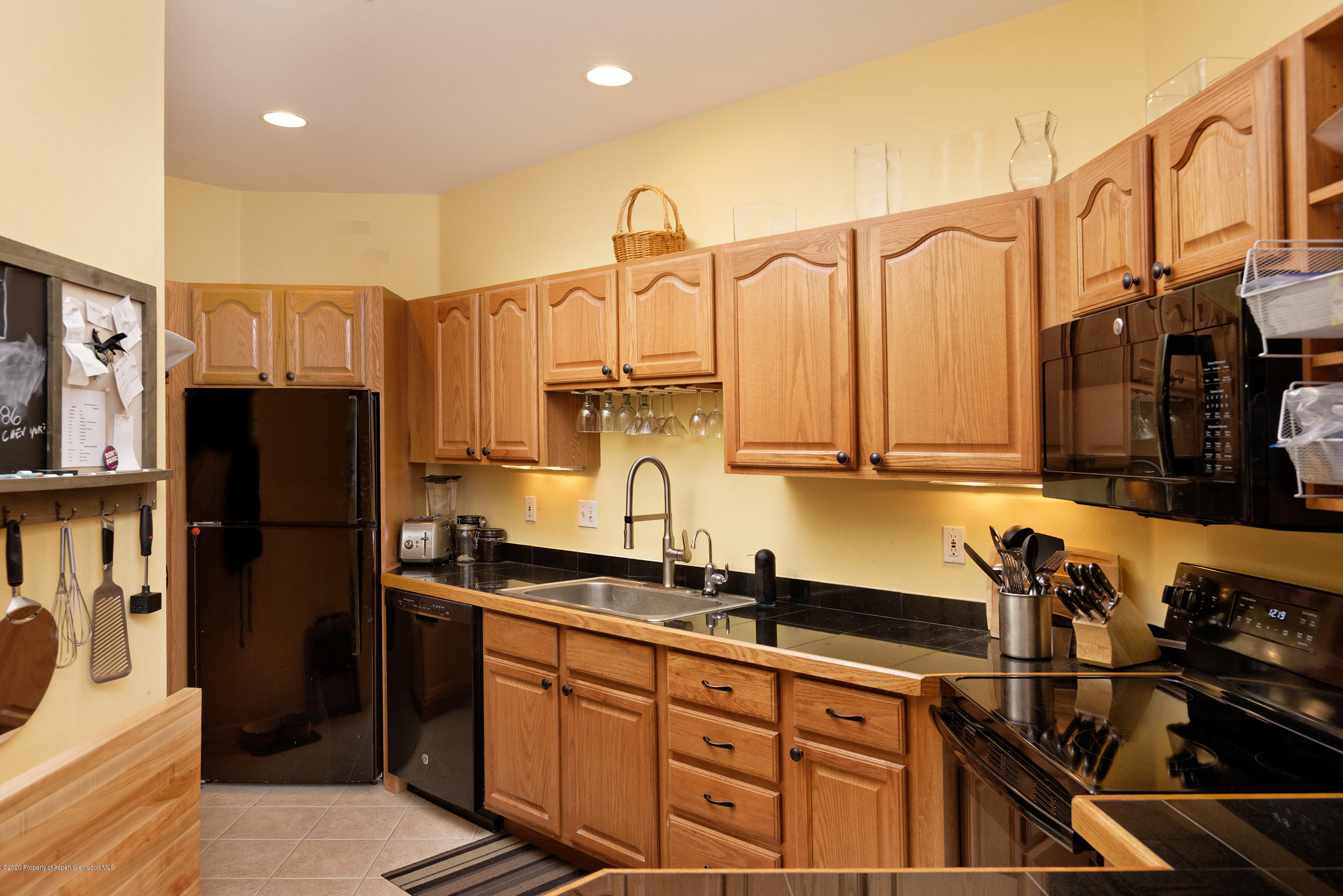 1400 East Valley Road, Unit 217 Basalt, CO 81621 - Photo 5 of 10 1400eValley217_Med20082606