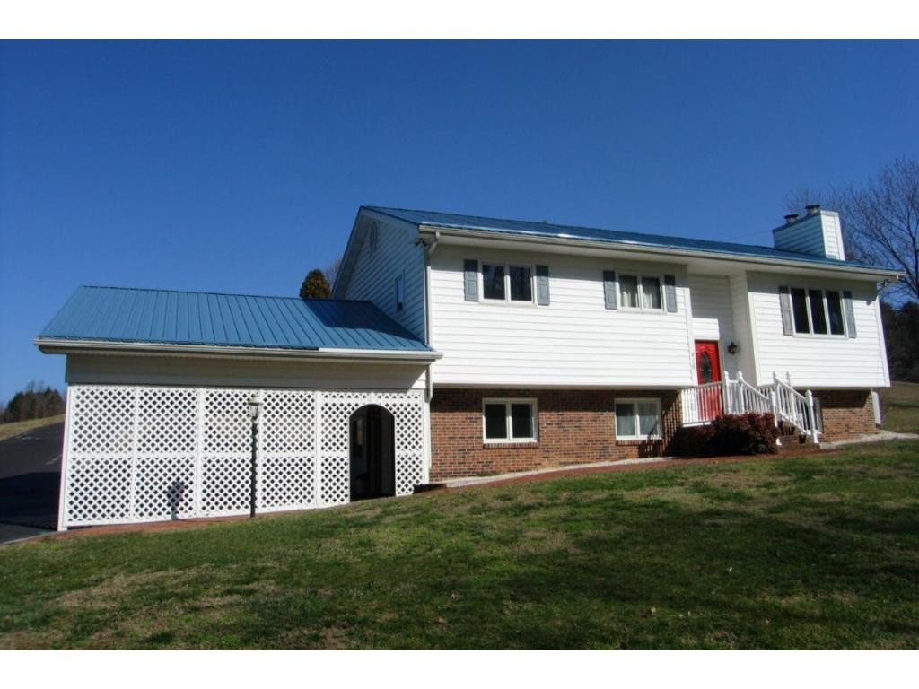 416 Johnson Chapel Road Bristol, TN 37620 - Photo 1 of 36 Main House