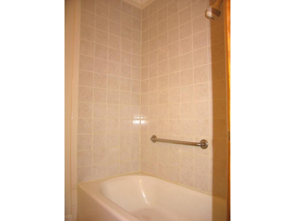 416 Johnson Chapel Road Bristol, TN 37620 - Photo 16 of 36 Tile Wainscoting