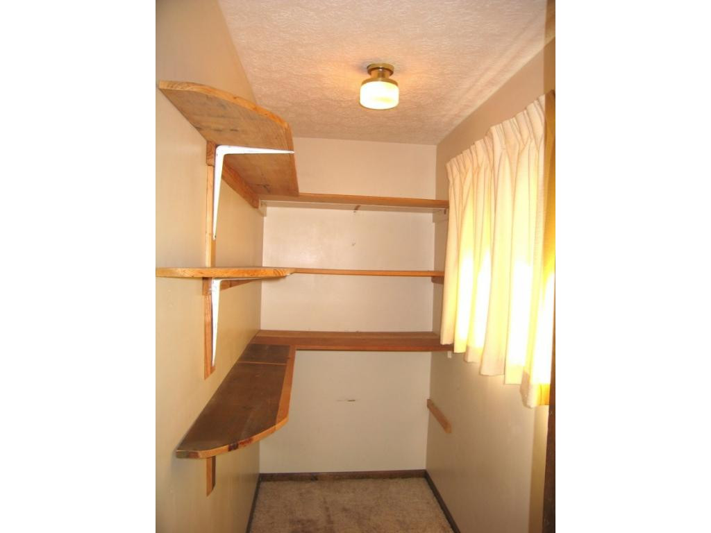 416 Johnson Chapel Road Bristol, TN 37620 - Photo 20 of 36 Mstr BR WalkIn Closet