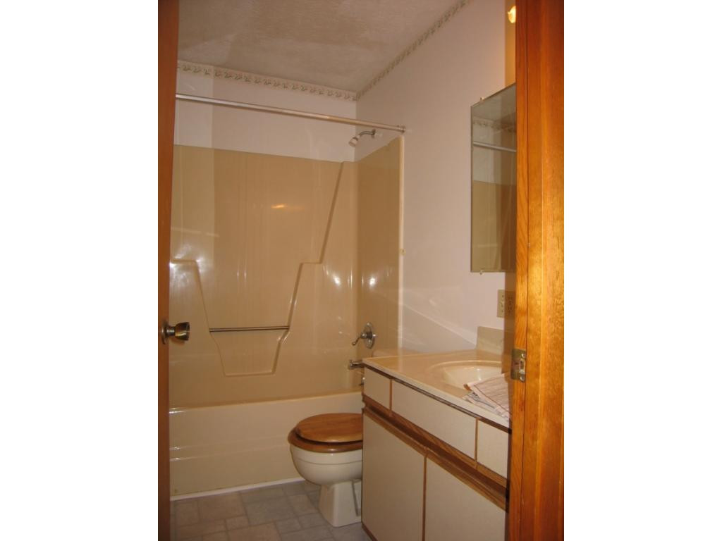 416 Johnson Chapel Road Bristol, TN 37620 - Photo 35 of 36 Guest Hall Bath