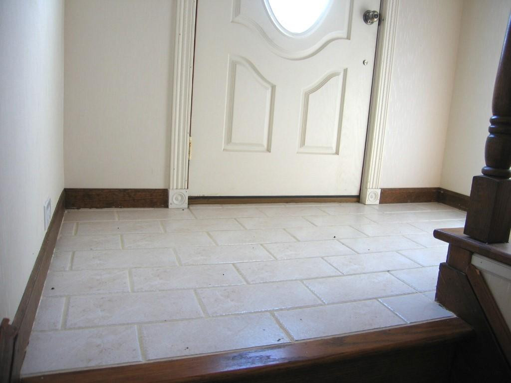 416 Johnson Chapel Road Bristol, TN 37620 - Photo 5 of 36 Entry Tile Flooring