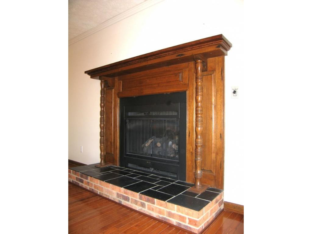 416 Johnson Chapel Road Bristol, TN 37620 - Photo 7 of 36 Custom Liv Rm Fpl