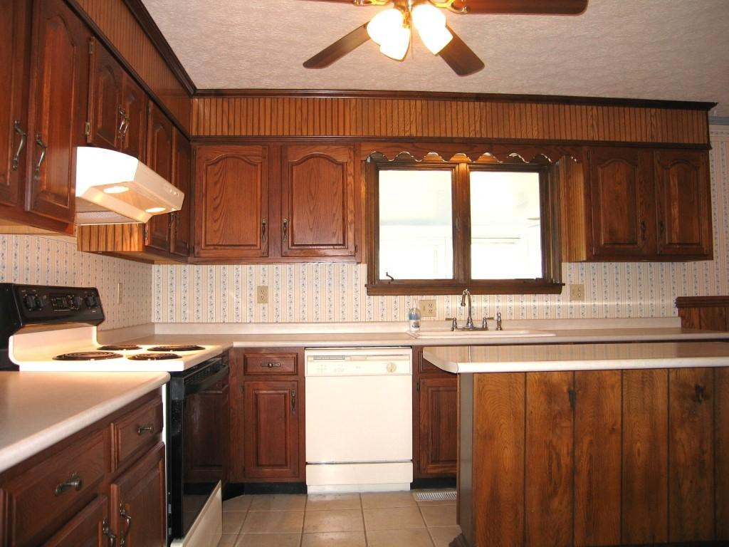 416 Johnson Chapel Road Bristol, TN 37620 - Photo 10 of 36 Great Work Area
