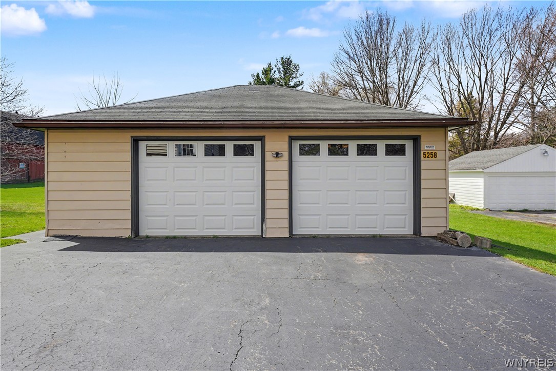 5258 Chestnut Ridge Road Orchard Park, NY 14127 - Photo 6 of 37