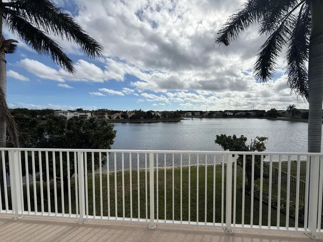 $910,000 | 2709 Shaughnessy Drive, Wellington, FL 33414