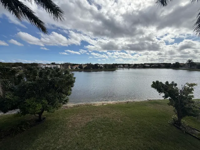 $910,000 | 2709 Shaughnessy Drive, Wellington, FL 33414