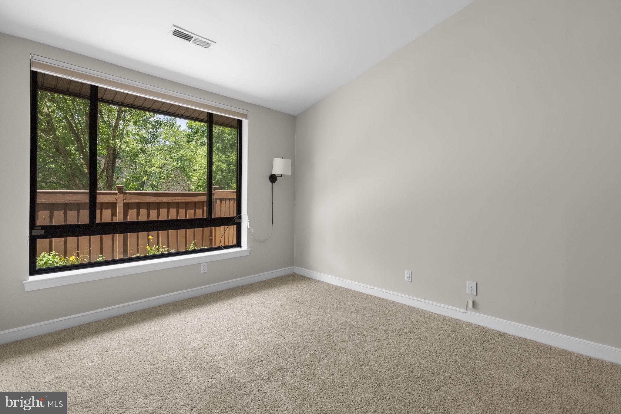 11420 Strand Drive, Unit R010 Rockville, MD 20852 - Photo 18 of 56 Family Room