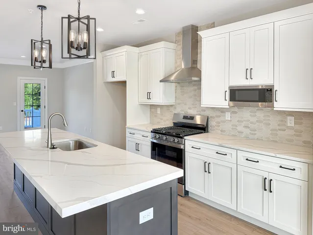 $569,900 | 10 Schadle Road, Perkasie, PA 18944