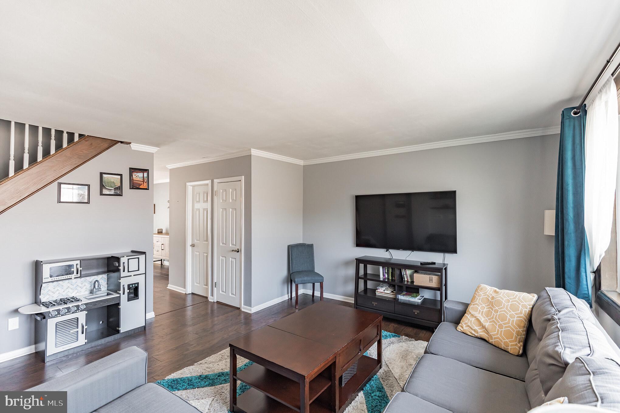 11842 Colman Road Philadelphia, PA 19154 - Photo 2 of 25 Gallery Image 2
