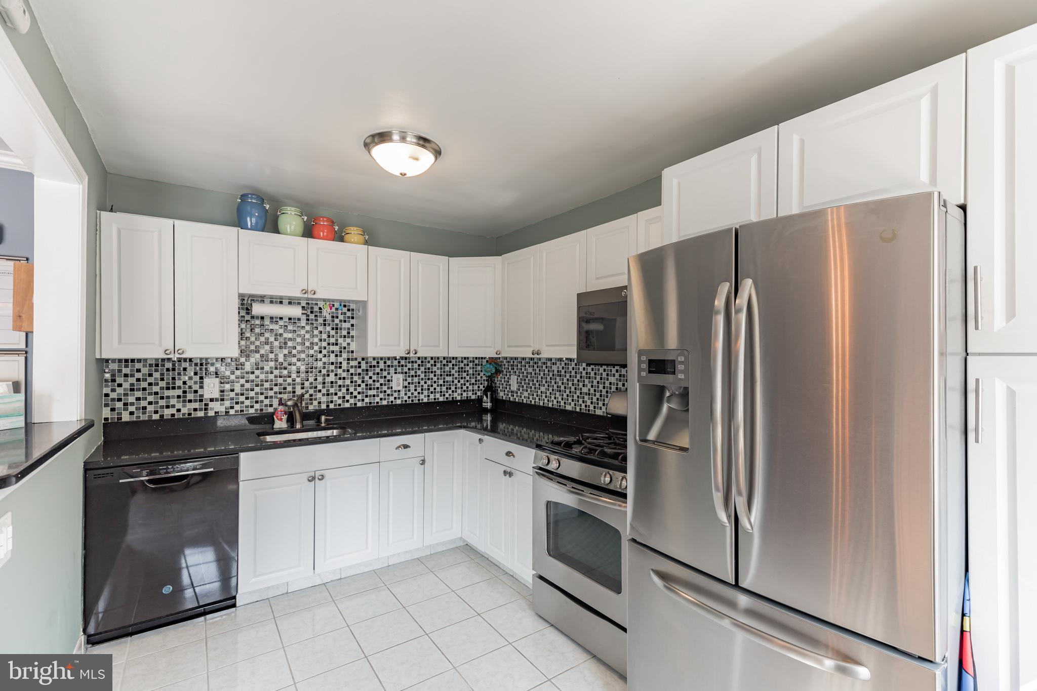 11842 Colman Road Philadelphia, PA 19154 - Photo 8 of 25 Gallery Image 8