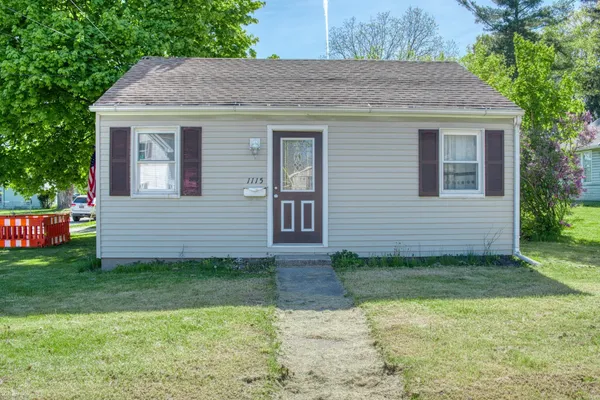 $99,900 | 1115 South Shiawassee Street, Owosso, MI 48867