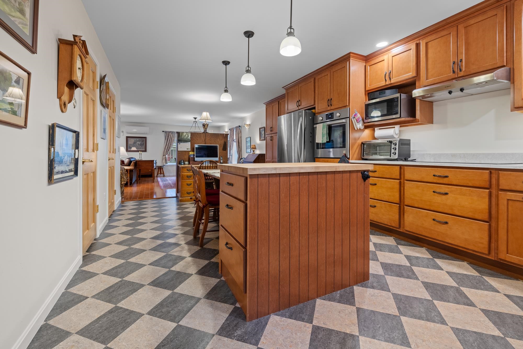 62 Pullman Lane Hartford, VT 05001 - Photo 14 of 37