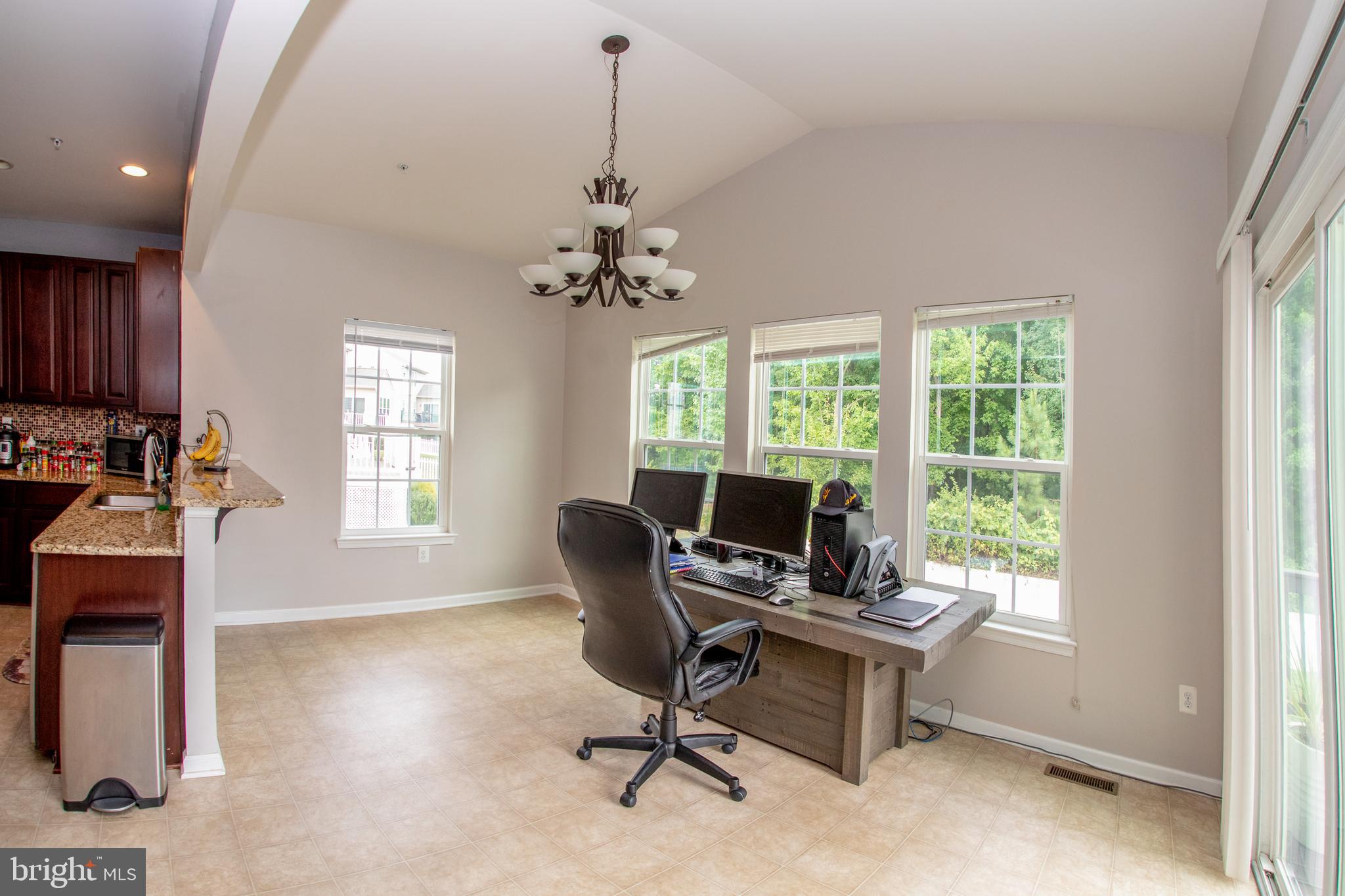 5631 Country Farm Road White Marsh, MD 21162 - Photo 5 of 25 Gallery Image 5