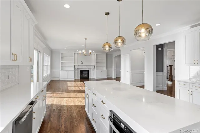 $1,399,000 | 214 North Cedar Street, Massapequa, NY 11758