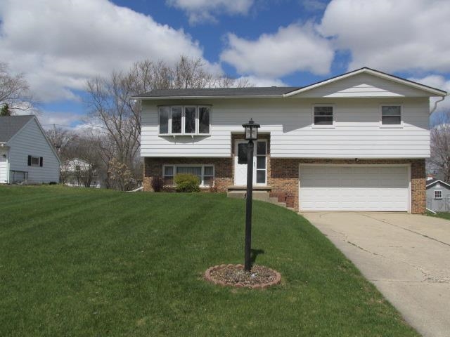 1932 West Middlebury Road Freeport, IL 61032 - Photo 1 of 28 Gallery Image 1