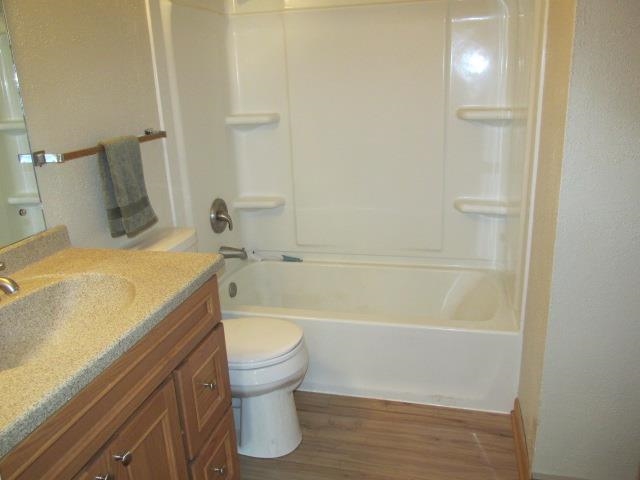 1932 West Middlebury Road Freeport, IL 61032 - Photo 17 of 28 Gallery Image 17