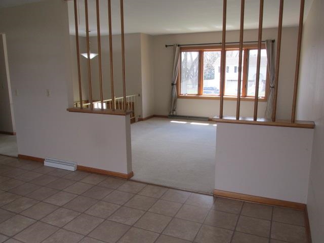 1932 West Middlebury Road Freeport, IL 61032 - Photo 9 of 28 Gallery Image 9