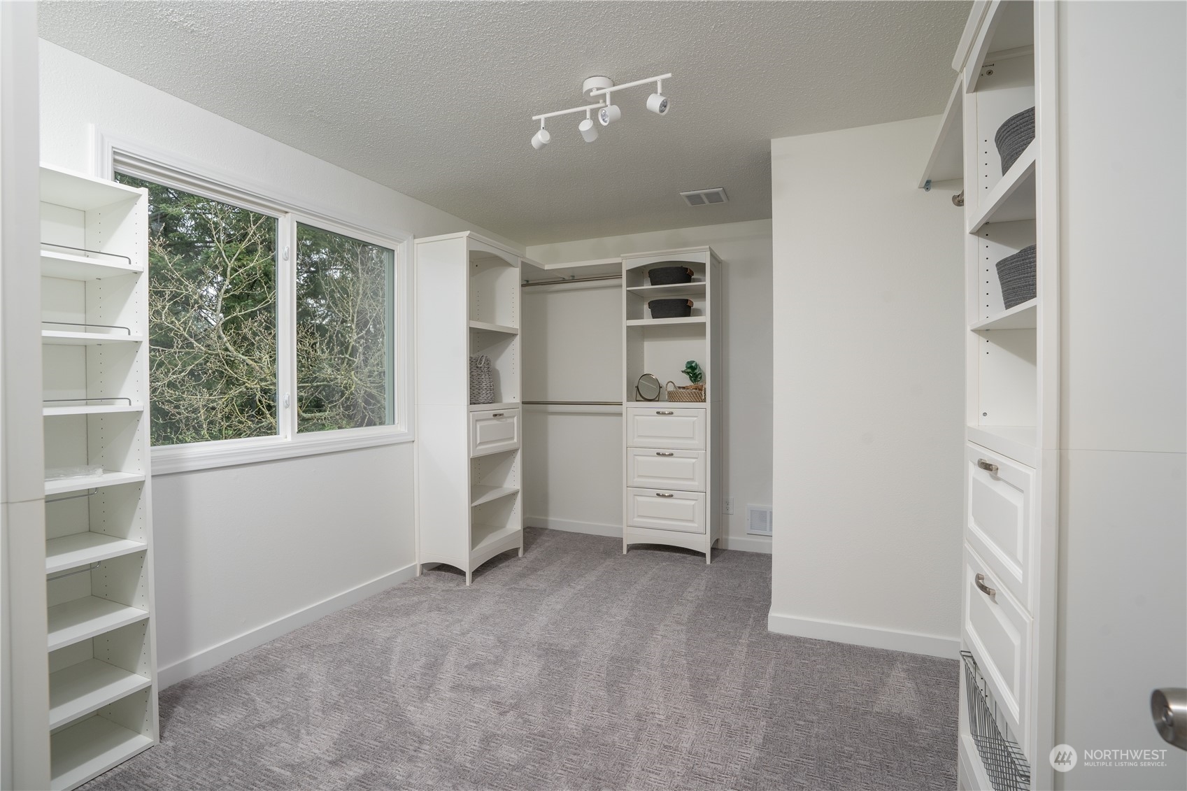 32520 30th Avenue Southwest Federal Way, WA 98023 - Photo 24 of 38
