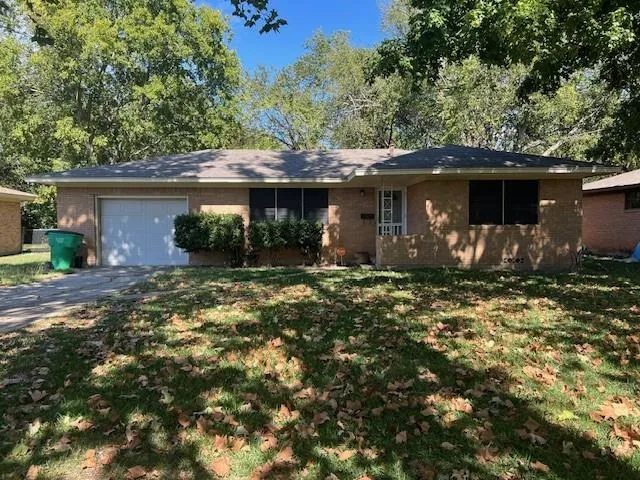 $1,425 | 1711 Harris Street, Gainesville, TX 76240