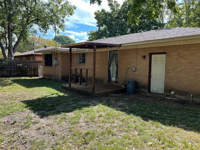 $1,425 | 1711 Harris Street, Gainesville, TX 76240