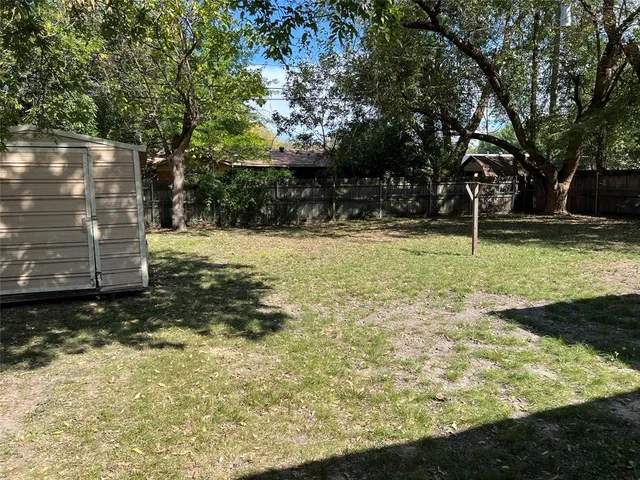 $1,425 | 1711 Harris Street, Gainesville, TX 76240