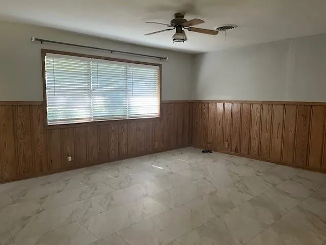 $1,425 | 1711 Harris Street, Gainesville, TX 76240