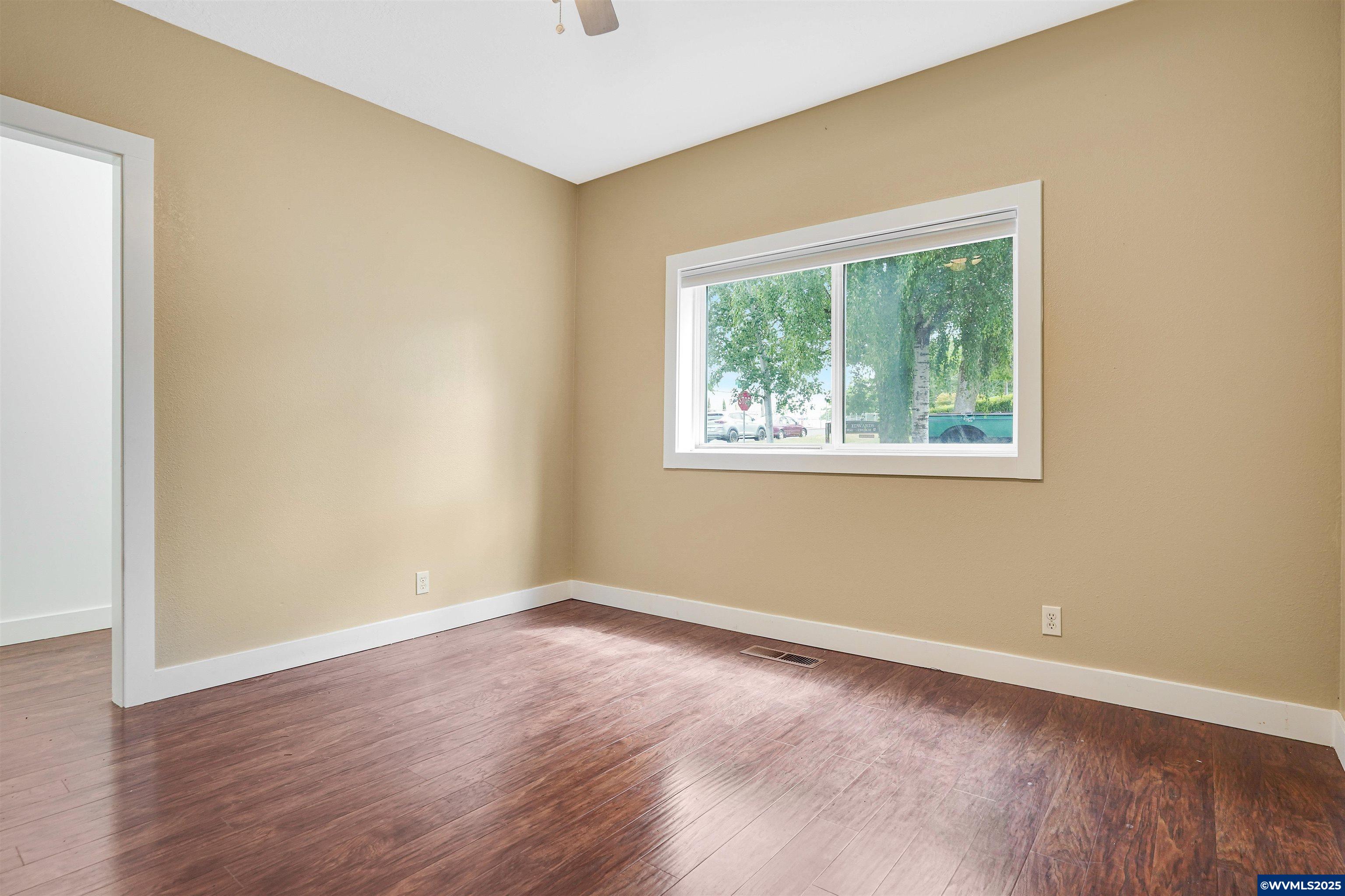 251 Fairview Street Silverton, OR 97381 - Photo 22 of 50