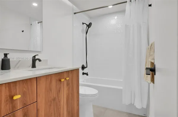 $6,250 | 3505 South Ocean Drive, Unit 808, Hollywood, FL 33019