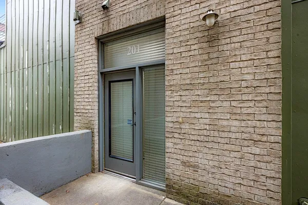 $2,450 | 614 Tennessee Street, Unit 201, Memphis, TN 38103