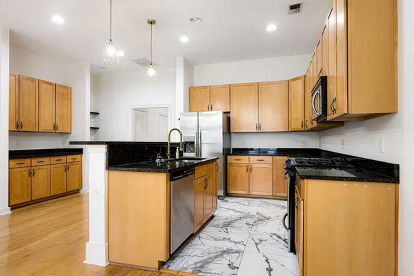 $2,450 | 614 Tennessee Street, Unit 201, Memphis, TN 38103