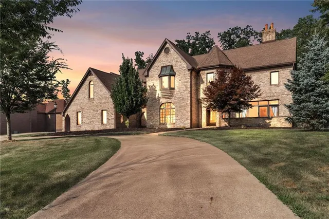 $1,250,000 | 2167 South Villa Drive, Gibsonia, PA 15044