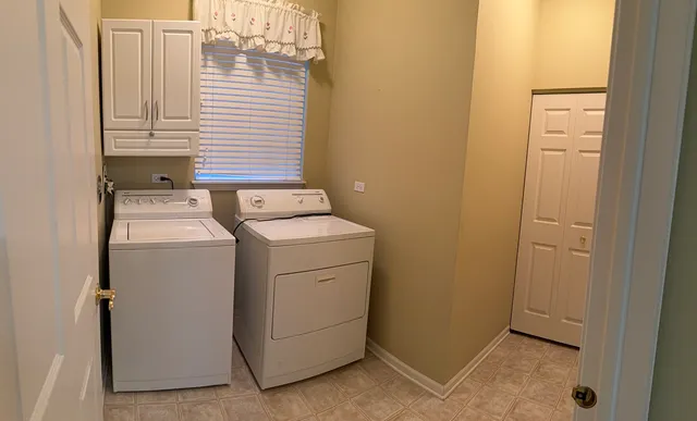 $329,900 | 21546 Victory Lake Way, Crest Hill, IL 60403