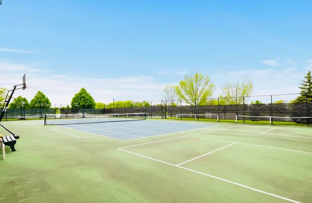 $329,900 | 21546 Victory Lake Way, Crest Hill, IL 60403