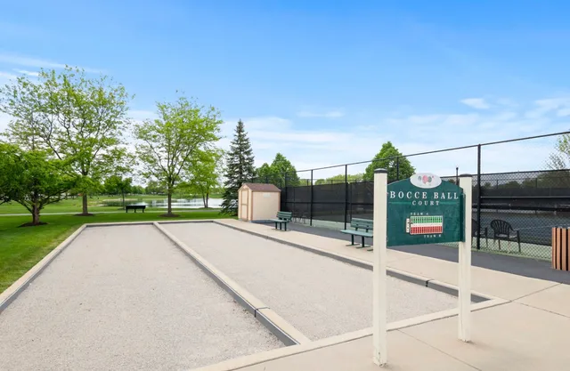 $329,900 | 21546 Victory Lake Way, Crest Hill, IL 60403