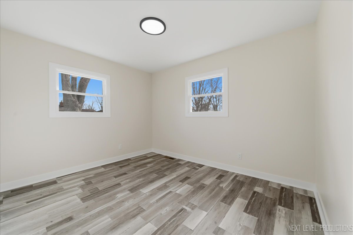 1401 Seminole Drive Ottawa, IL 61350 - Photo 16 of 24 a view of room with window and ceiling fan