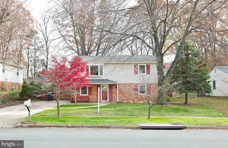 4311 Lees Corner Road Chantilly, VA 20151 - Photo 2 of 30 Exterior (Front)