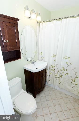 4311 Lees Corner Road Chantilly, VA 20151 - Photo 16 of 30 Bath