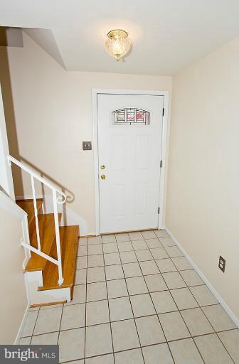 4311 Lees Corner Road Chantilly, VA 20151 - Photo 5 of 30 Foyer