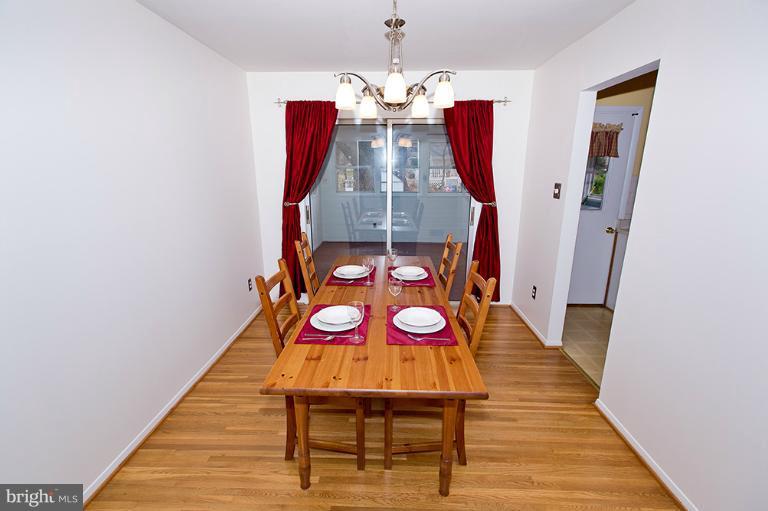 4311 Lees Corner Road Chantilly, VA 20151 - Photo 9 of 30 Dining Room