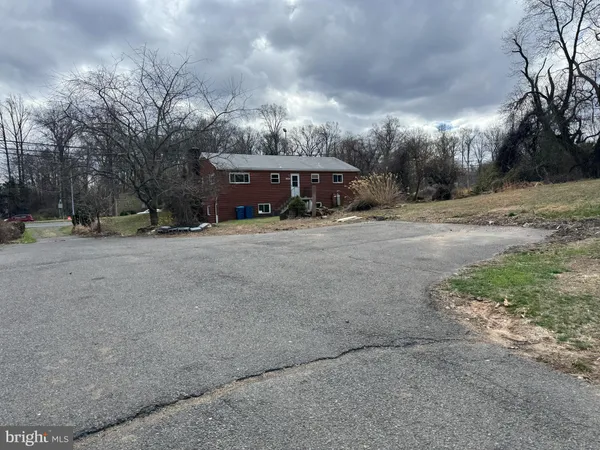$2,950 | 12627 Buckleys Gate Drive, Fairfax, VA 22030