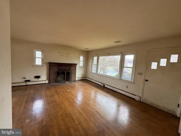 $2,950 | 12627 Buckleys Gate Drive, Fairfax, VA 22030