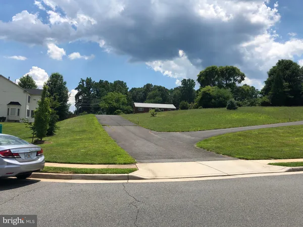 $2,950 | 12627 Buckleys Gate Drive, Fairfax, VA 22030