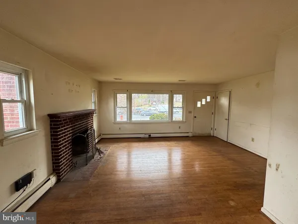 $2,950 | 12627 Buckleys Gate Drive, Fairfax, VA 22030