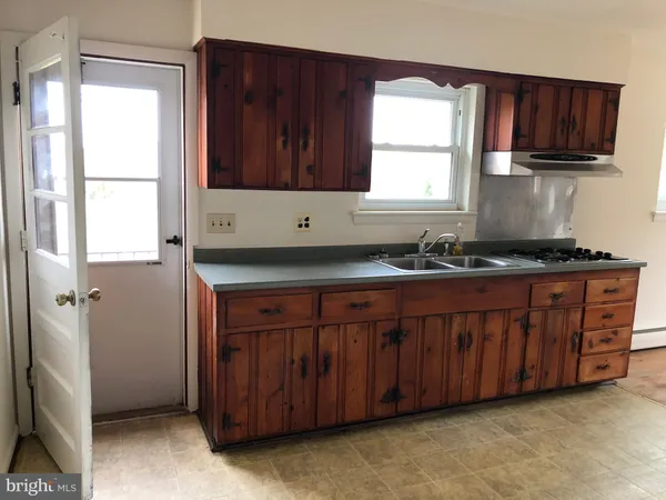 $2,950 | 12627 Buckleys Gate Drive, Fairfax, VA 22030
