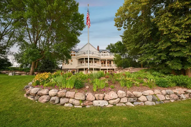 $2,900,000 | 5461 Quimby Avenue Northwest, Annandale, MN 55302