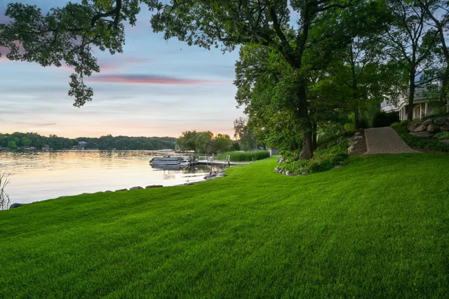 $2,900,000 | 5461 Quimby Avenue Northwest, Annandale, MN 55302