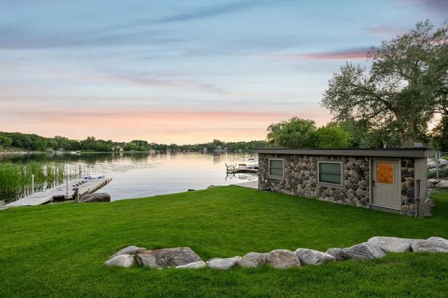 $2,900,000 | 5461 Quimby Avenue Northwest, Annandale, MN 55302