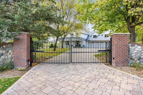 $2,900,000 | 5461 Quimby Avenue Northwest, Annandale, MN 55302