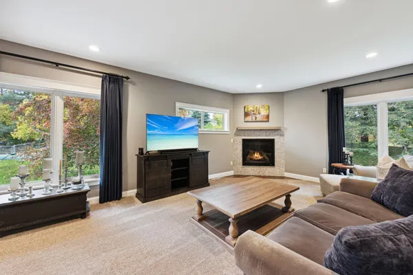 $2,900,000 | 5461 Quimby Avenue Northwest, Annandale, MN 55302